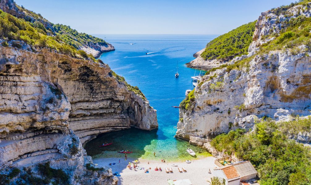 Stiniva Beach