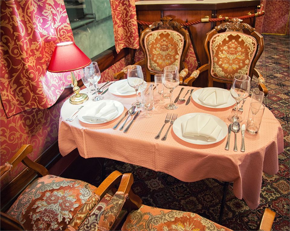Kuoni Salonzug Silvester mit Galaabend