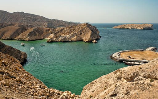 © MQ Naufal / Shutterstock.com Die Küste vor Oman © MQ Naufal / Shutterstock.com