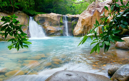 © Wouter Tolenaars / Shutterstock.com Wasserfall im Rincon de la Vieja Nationalpark in Costa Rica © Wouter Tolenaars / Shutterstock.com