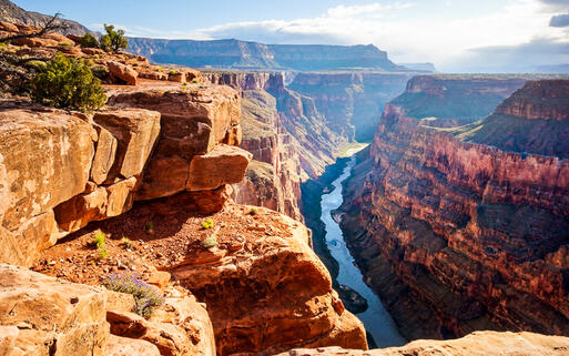 © Sumikophoto / Shutterstock.com Grand Canyon bei Sonnenaufgang, Grand Canyon Nationalpark, Arizona © Sumikophoto / Shutterstock.com