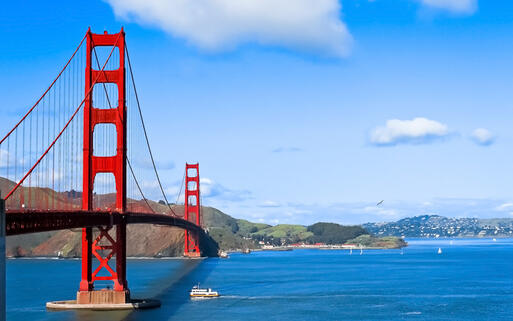 © Palette7 / Shutterstock.com Blick auf die Golden Gate Bridge, das Wahrzeichen San Franciscos © Palette7 / Shutterstock.com