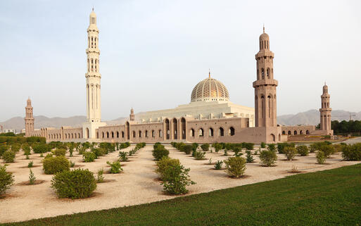 © Philip Lange / shutterstock.com Sultan Qaboos Grand Moschee in Muscat © Philip Lange / shutterstock.com