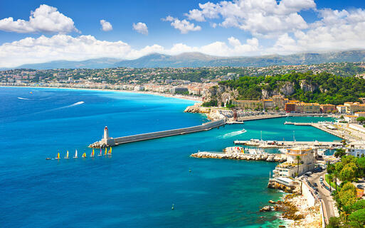 Küste von Nizza © LiliGraphie / Shutterstock.com